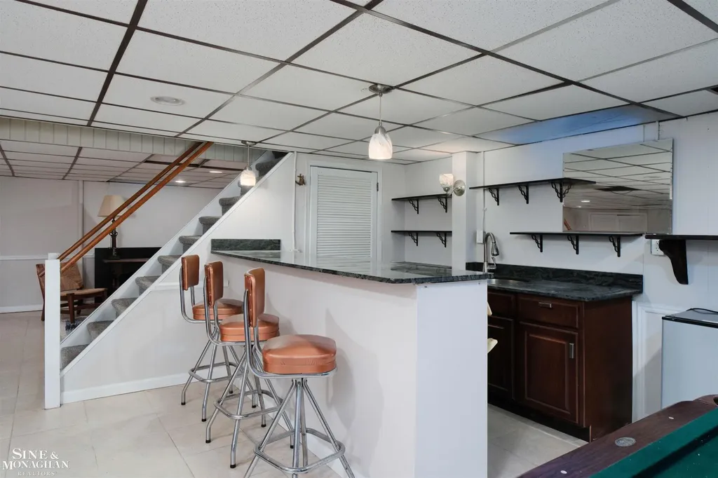 486 Bournemouth Road Grosse Pointe Farms City MI 48236