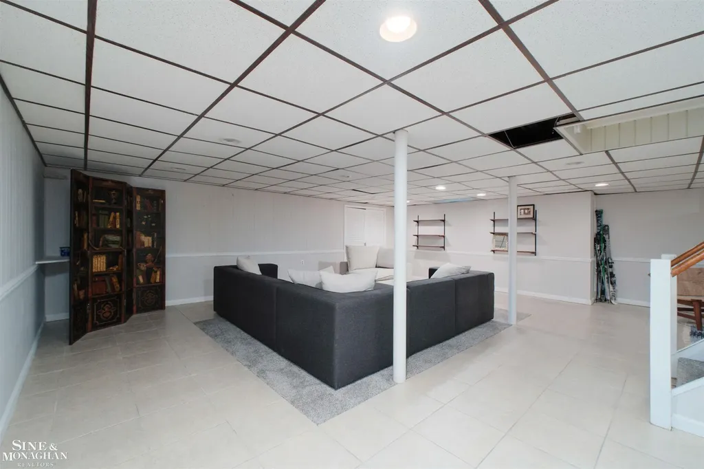 486 Bournemouth Road Grosse Pointe Farms City MI 48236