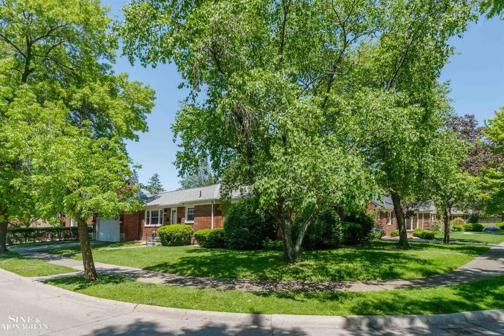 486 Bournemouth Road Grosse Pointe Farms City MI 48236