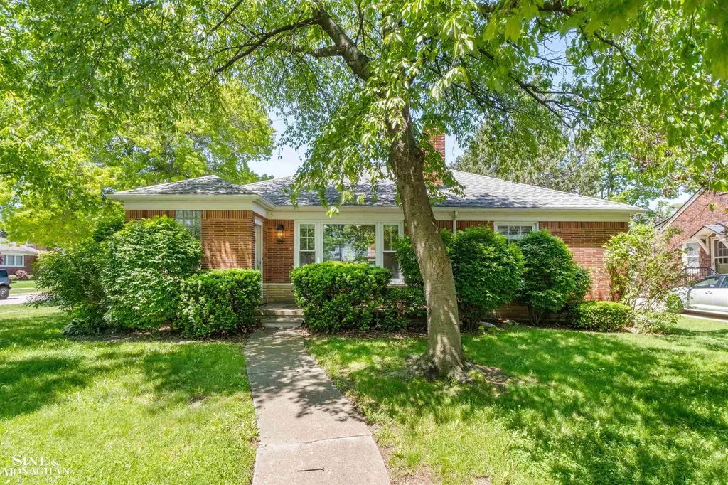 486 Bournemouth Road Grosse Pointe Farms City MI 48236