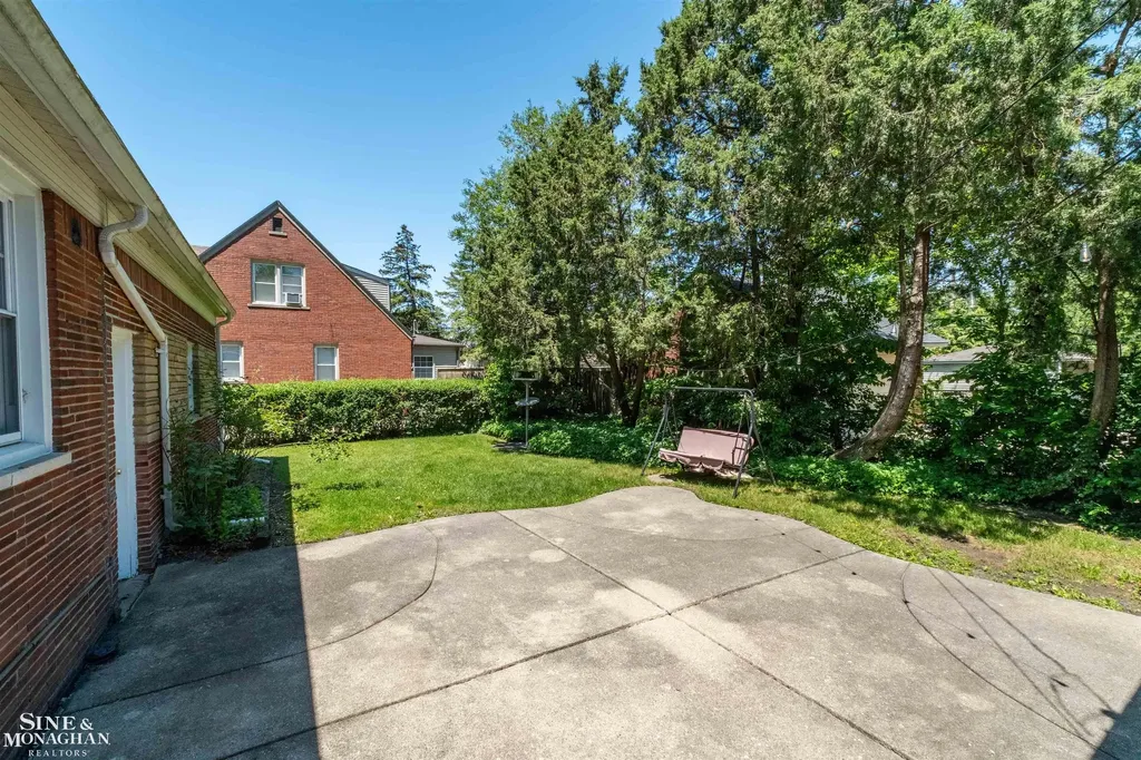 486 Bournemouth Road Grosse Pointe Farms City MI 48236