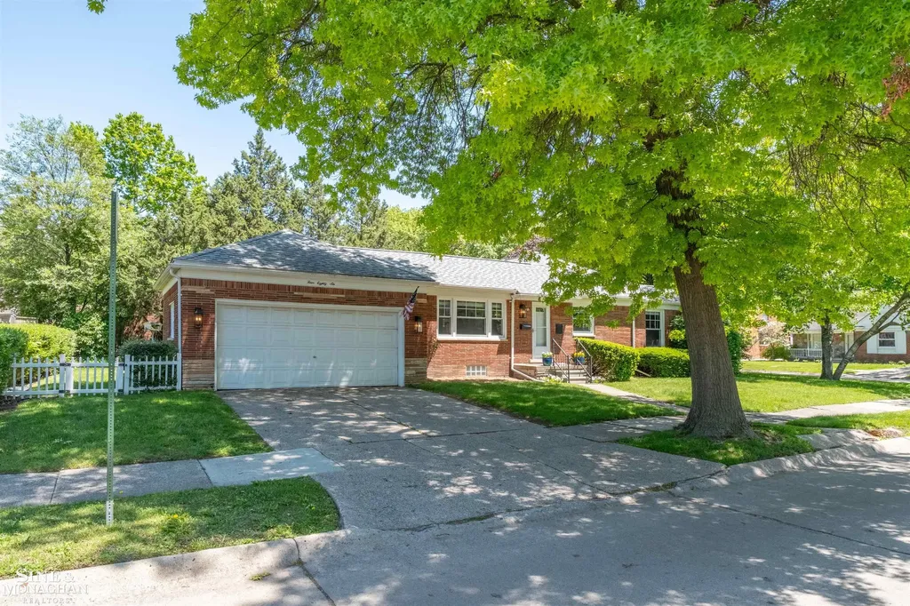 486 Bournemouth Road Grosse Pointe Farms City MI 48236