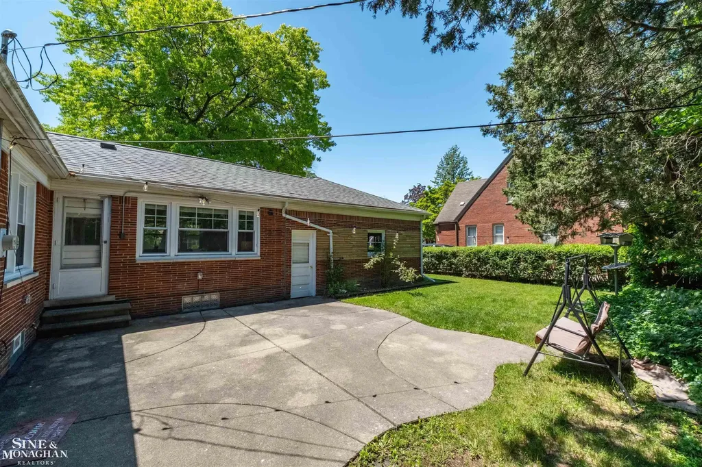 486 Bournemouth Road Grosse Pointe Farms City MI 48236