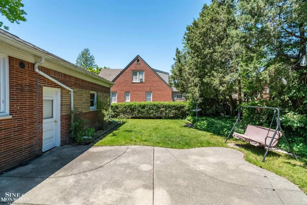 486 Bournemouth Road Grosse Pointe Farms City MI 48236