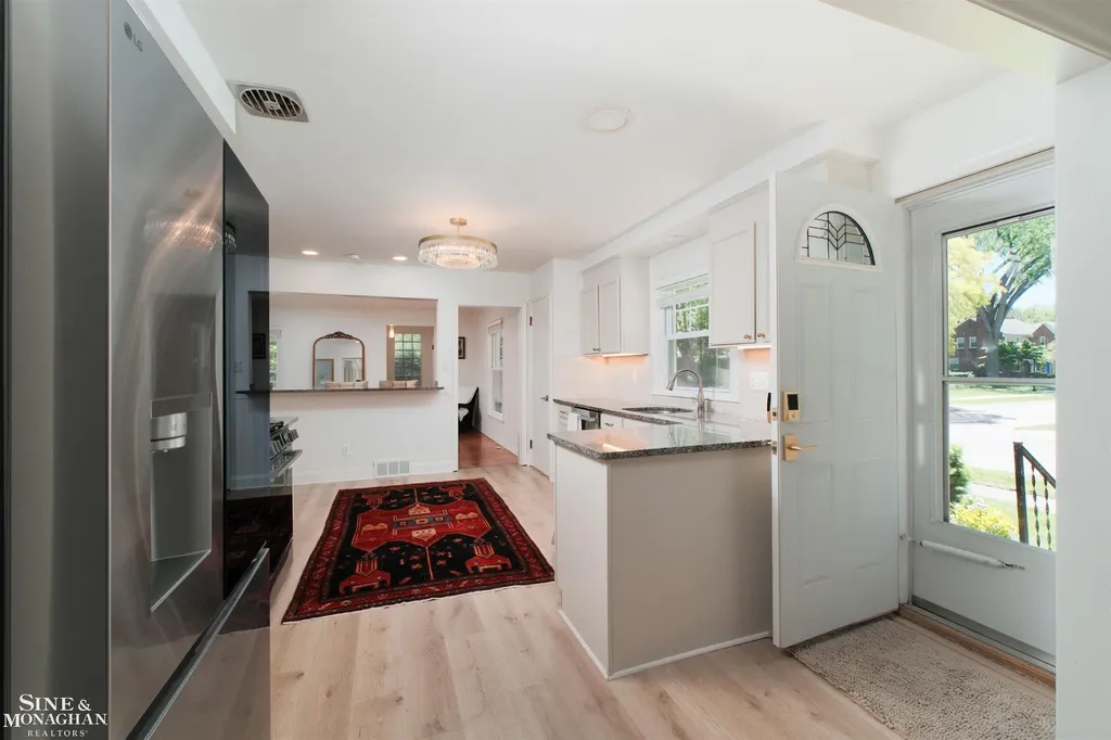 486 Bournemouth Road Grosse Pointe Farms City MI 48236