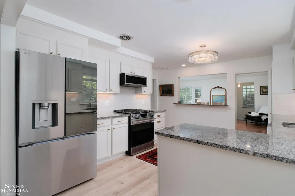 486 Bournemouth Road Grosse Pointe Farms City MI 48236