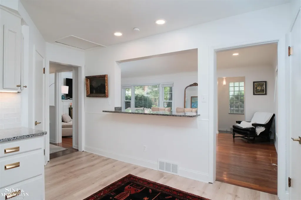 486 Bournemouth Road Grosse Pointe Farms City MI 48236