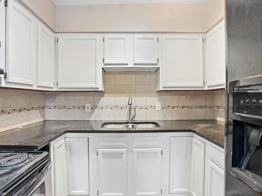 20629 Hollywood Street Harper Woods City MI 48225