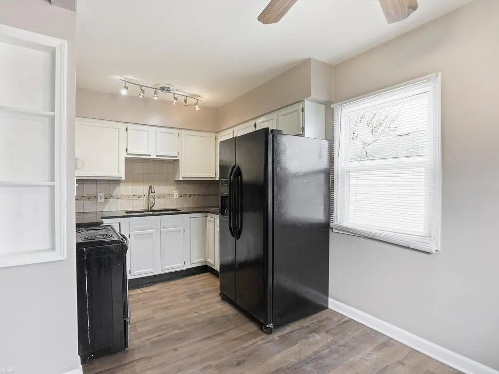 20629 Hollywood Street Harper Woods City MI 48225