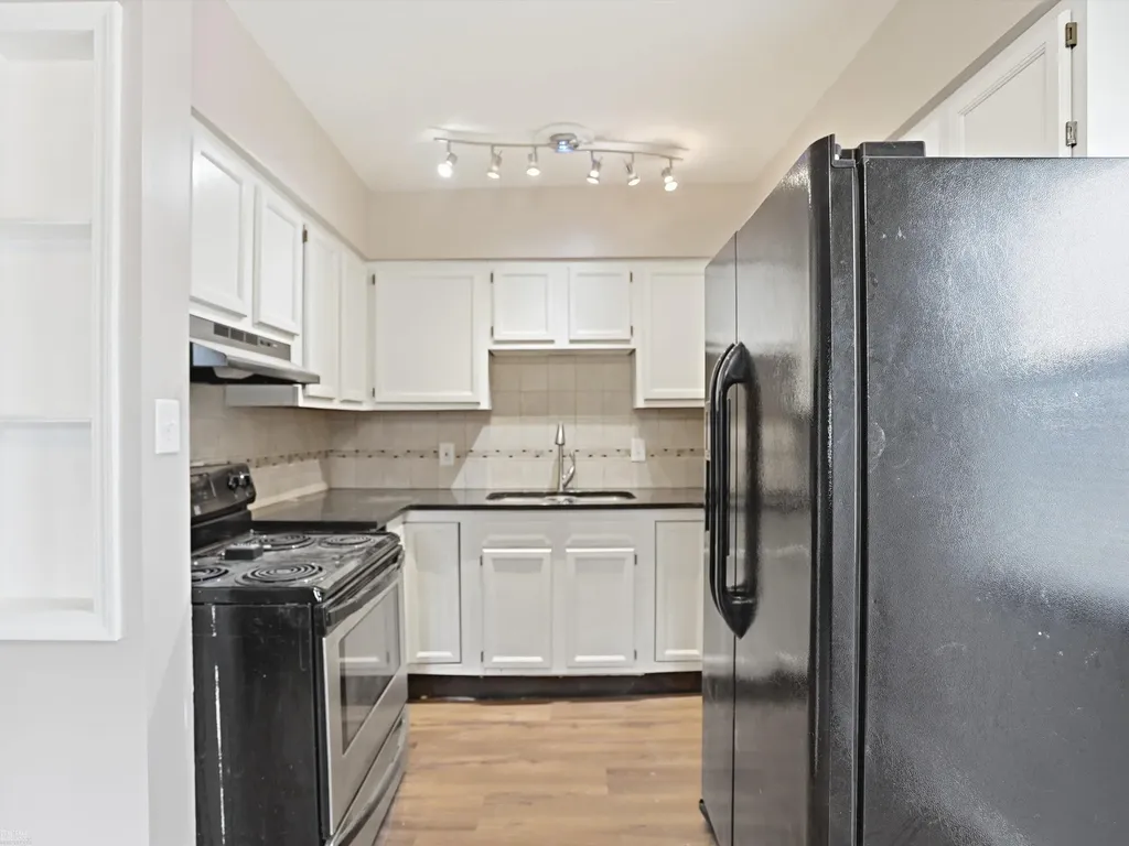 20629 Hollywood Street Harper Woods City MI 48225