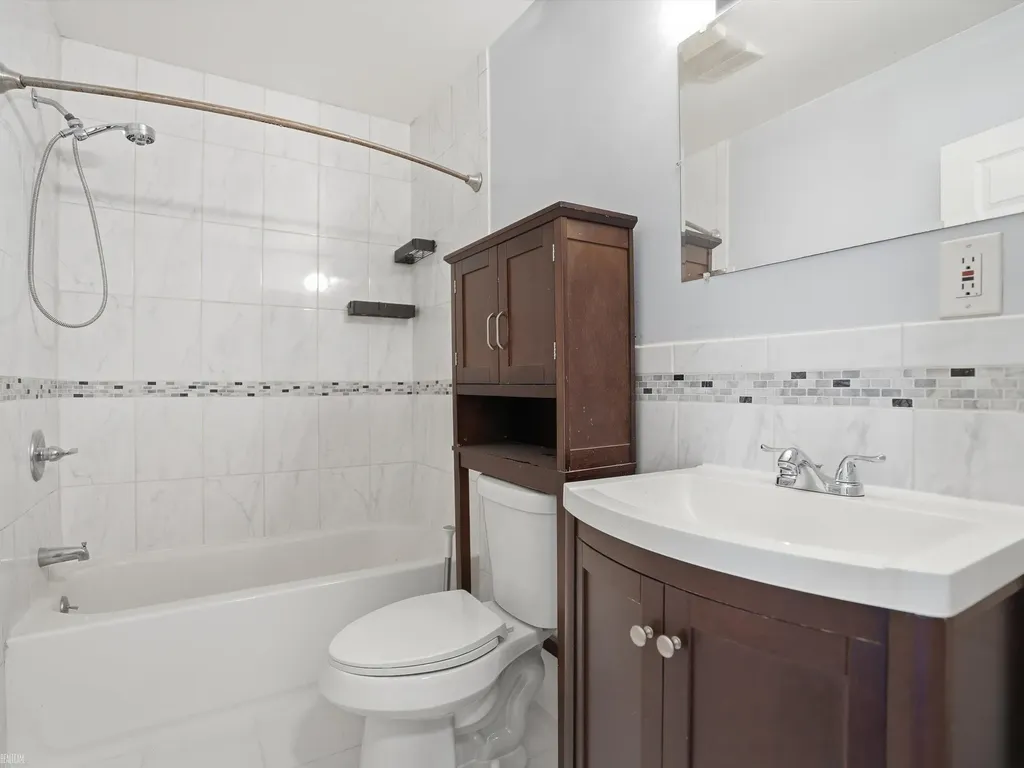 20629 Hollywood Street Harper Woods City MI 48225