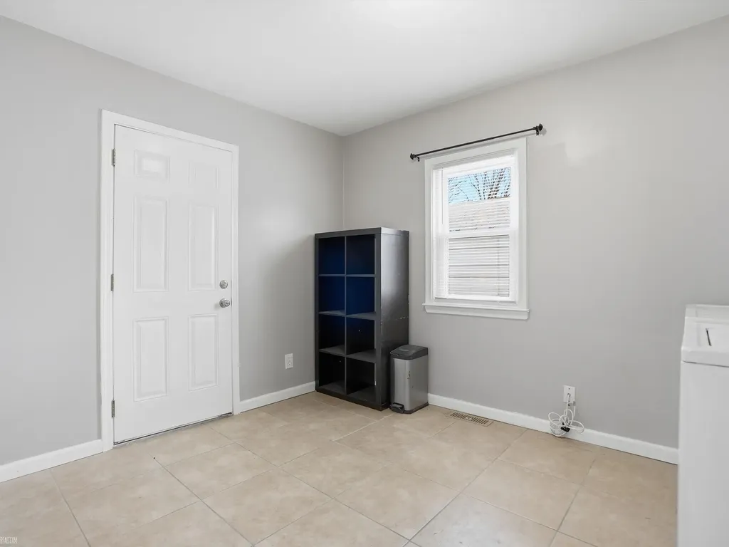 20629 Hollywood Street Harper Woods City MI 48225
