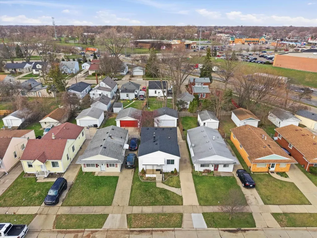 20629 Hollywood Street Harper Woods City MI 48225