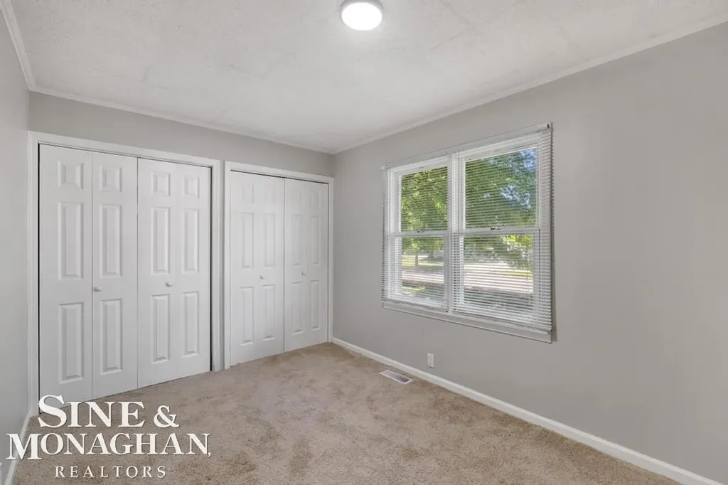 20933 Ridgemont Road Harper Woods City MI 48225