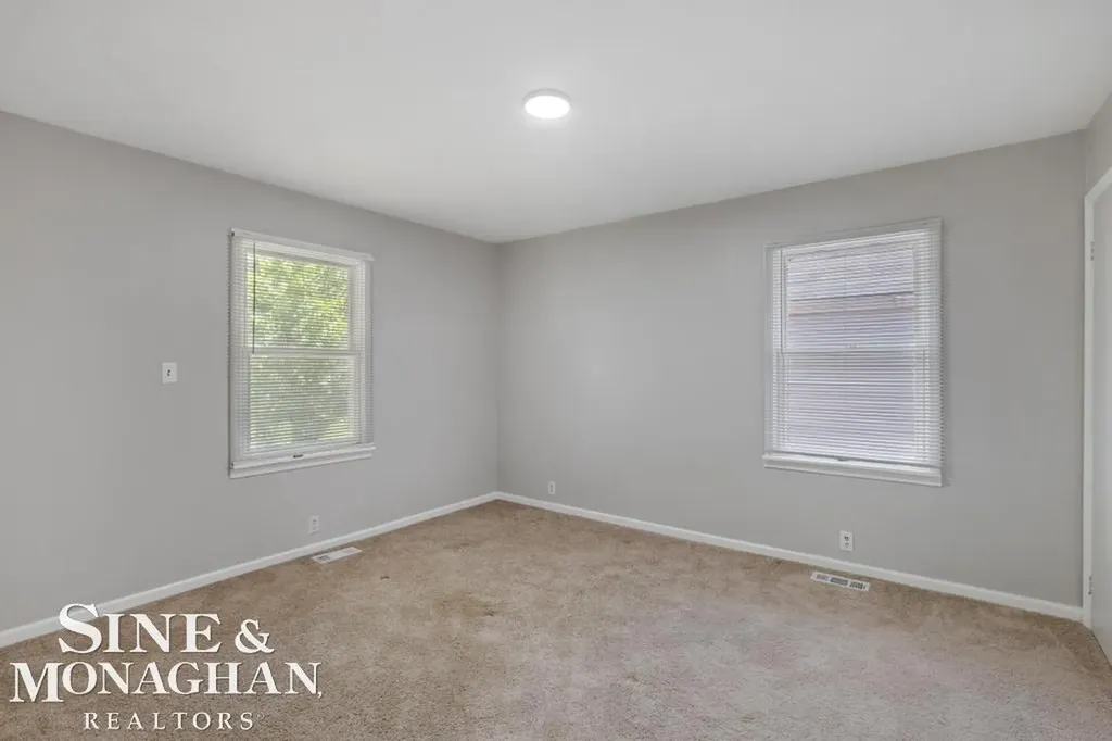 20933 Ridgemont Road Harper Woods City MI 48225