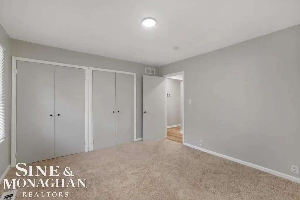 20933 Ridgemont Road Harper Woods City MI 48225
