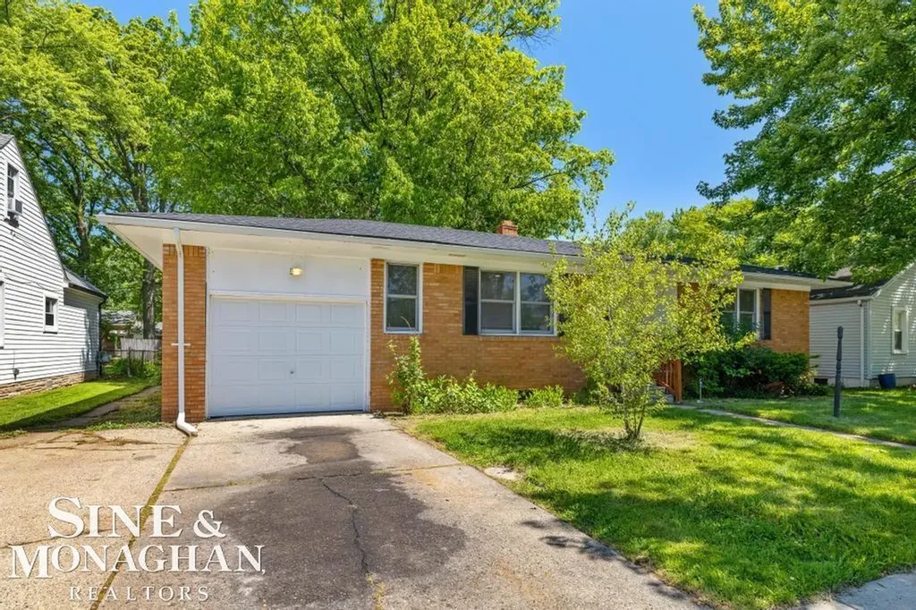 20933 Ridgemont Road Harper Woods City MI 48225