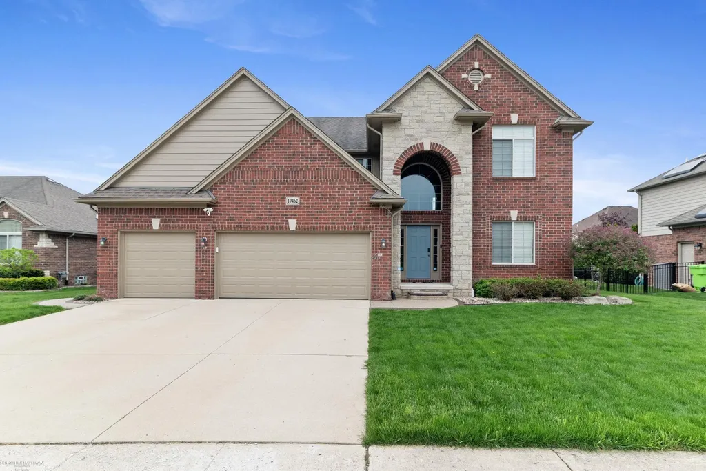 19462 Elkhound Road Macomb Township MI 48044