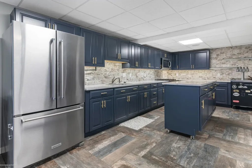 19462 Elkhound Road Macomb Township MI 48044