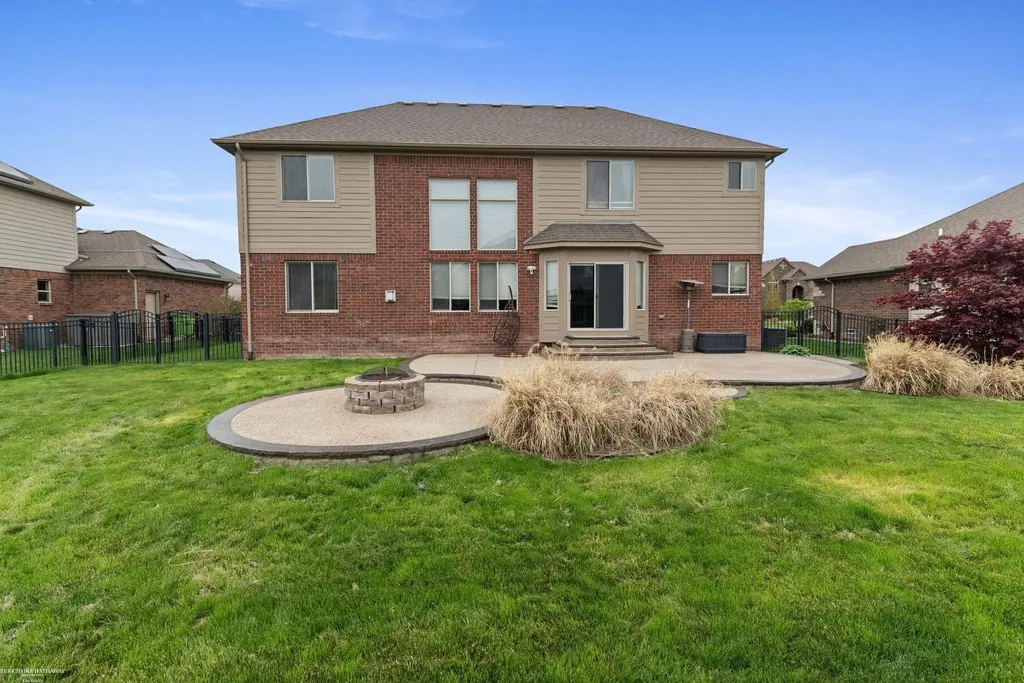 19462 Elkhound Road Macomb Township MI 48044