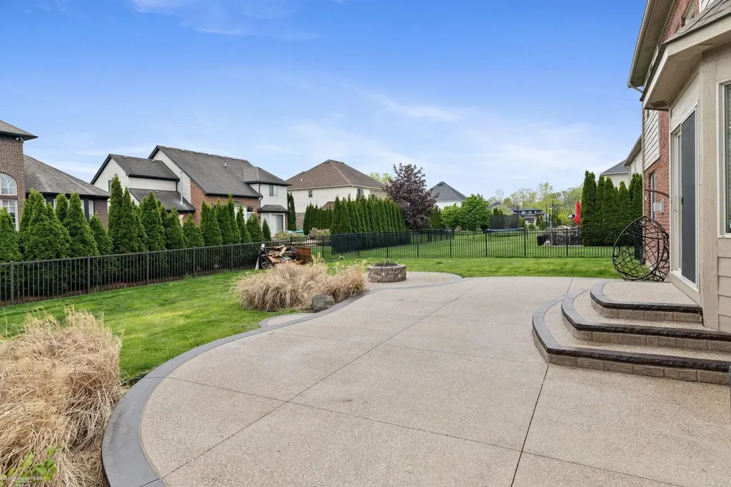 19462 Elkhound Road Macomb Township MI 48044
