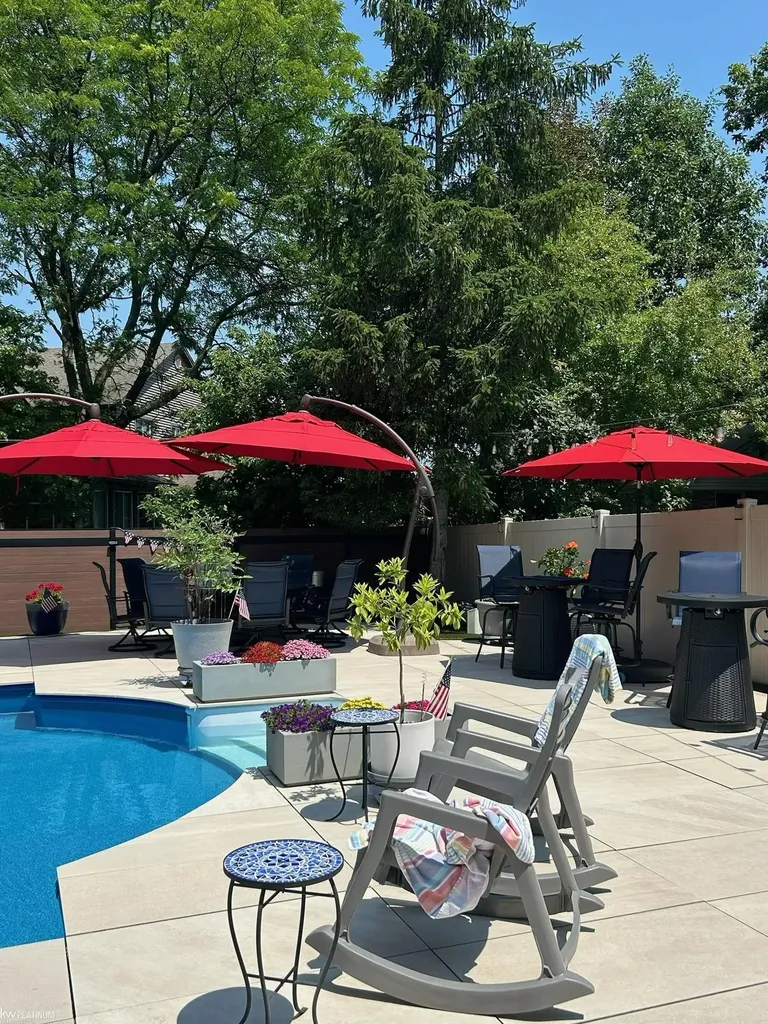 43421 Brooks Drive Clinton Charter Township MI 48038