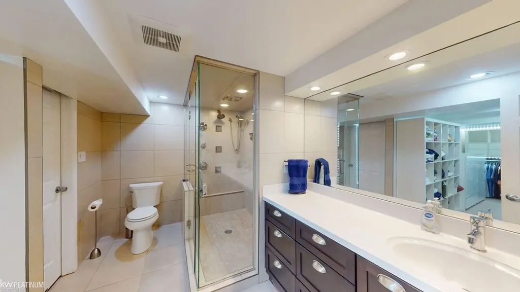 43421 Brooks Drive Clinton Charter Township MI 48038