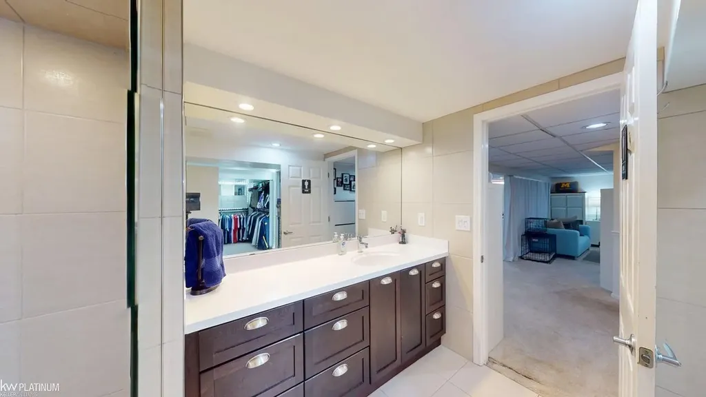 43421 Brooks Drive Clinton Charter Township MI 48038