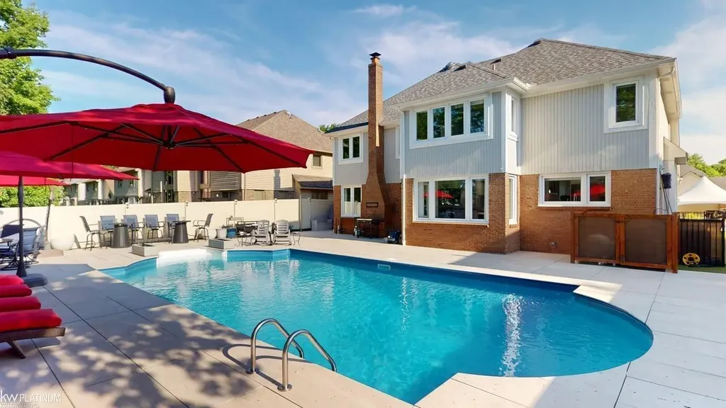 43421 Brooks Drive Clinton Charter Township MI 48038