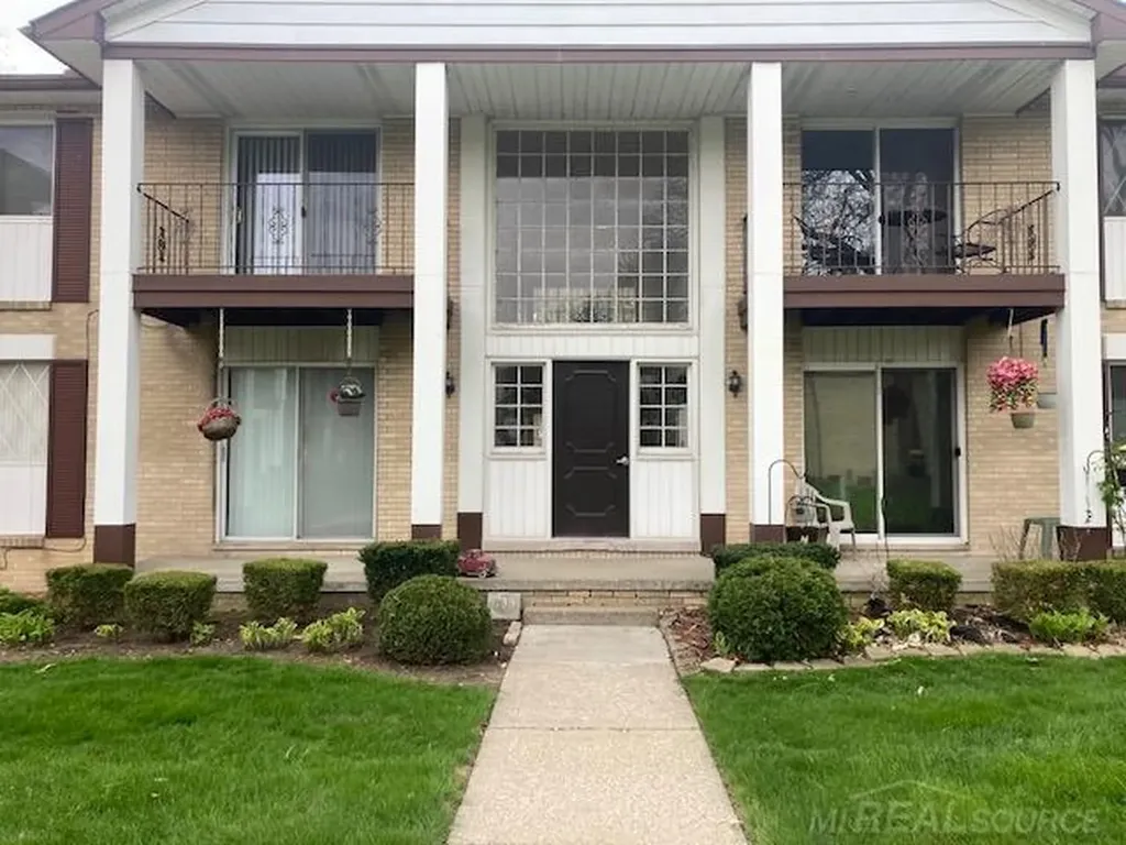 29217 Hayes #2 Road Warren City MI 48088