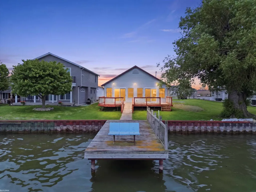 8622 Anchor Bay Drive Clay Township MI 48001