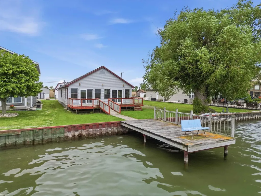 8622 Anchor Bay Drive Clay Township MI 48001