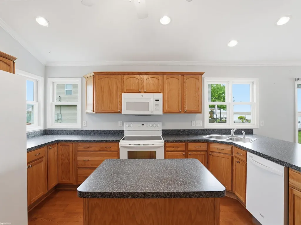 8622 Anchor Bay Drive Clay Township MI 48001
