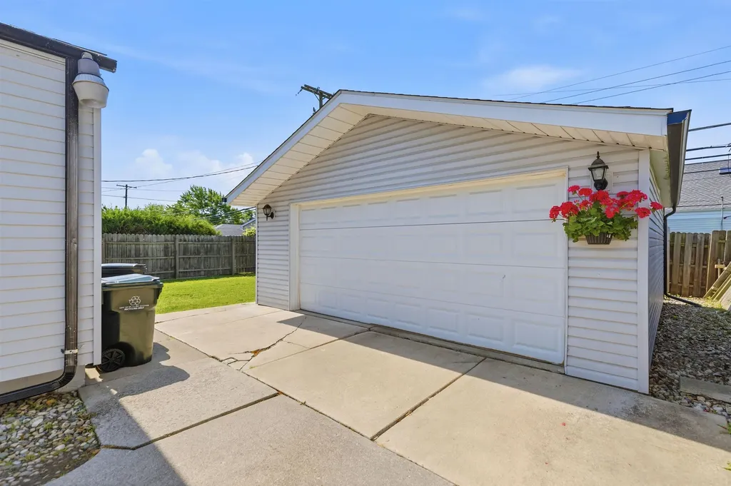 22810 Maxine Street St. Clair Shores City MI 48080
