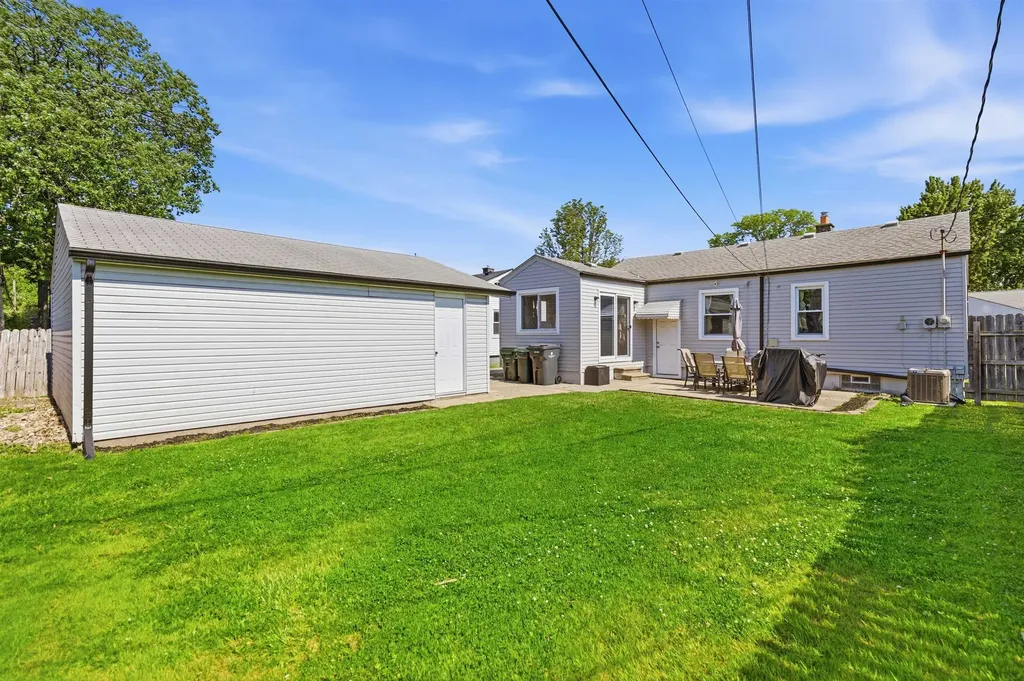 22810 Maxine Street St. Clair Shores City MI 48080