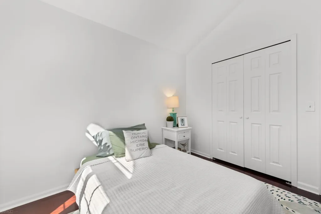 8303 Frederick Drive Washington Township MI 48094