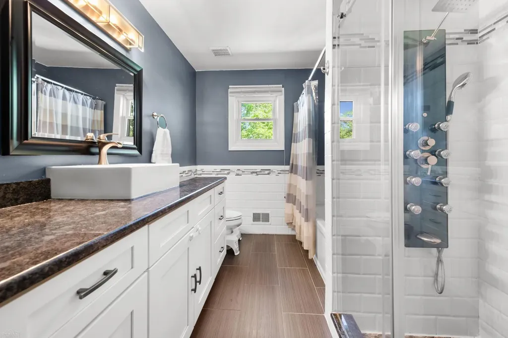 8303 Frederick Drive Washington Township MI 48094