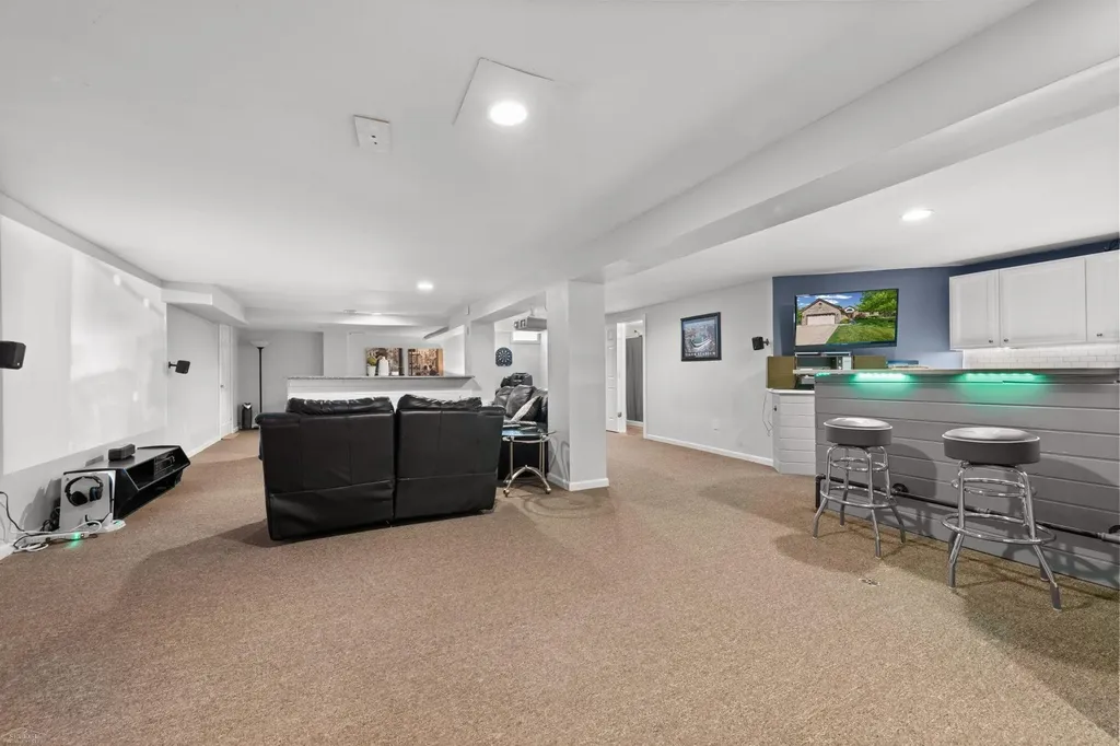 8303 Frederick Drive Washington Township MI 48094