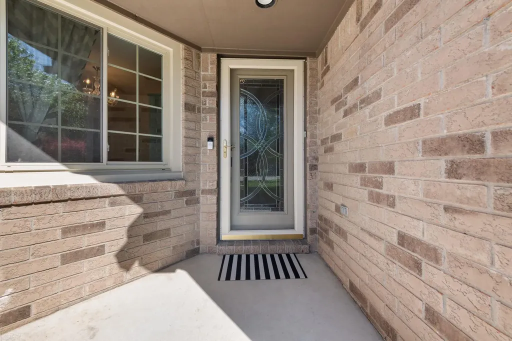 8303 Frederick Drive Washington Township MI 48094