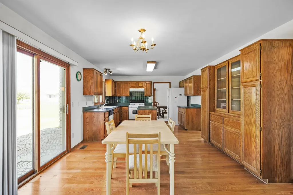 46325 Glen Eagle Drive Shelby Charter Township MI 48315