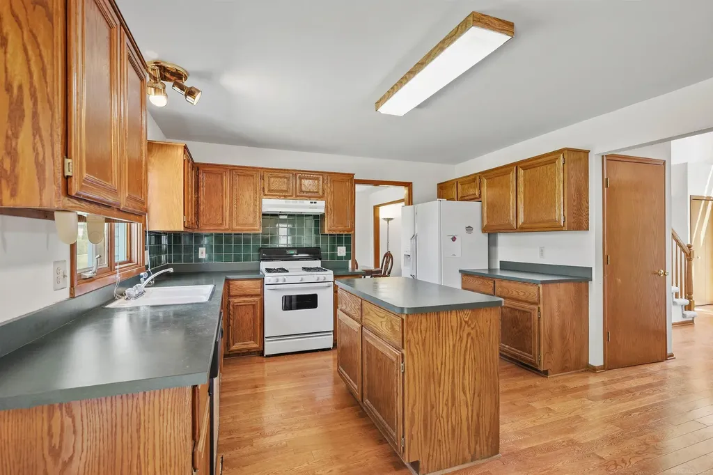 46325 Glen Eagle Drive Shelby Charter Township MI 48315