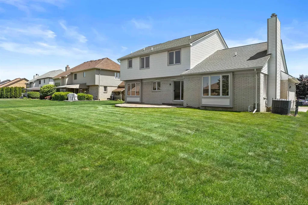 46325 Glen Eagle Drive Shelby Charter Township MI 48315