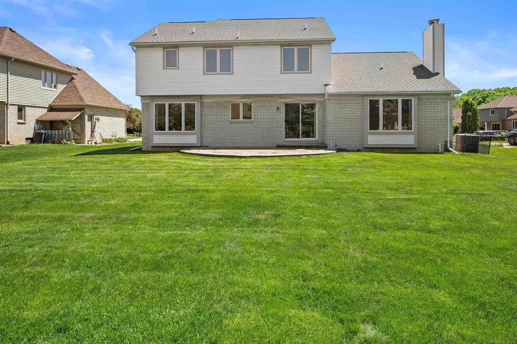 46325 Glen Eagle Drive Shelby Charter Township MI 48315