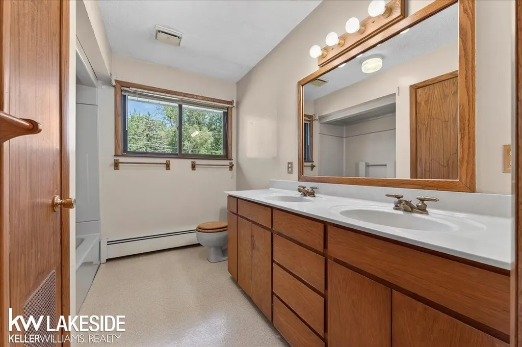 57890 North Avenue Ray Township MI 48096