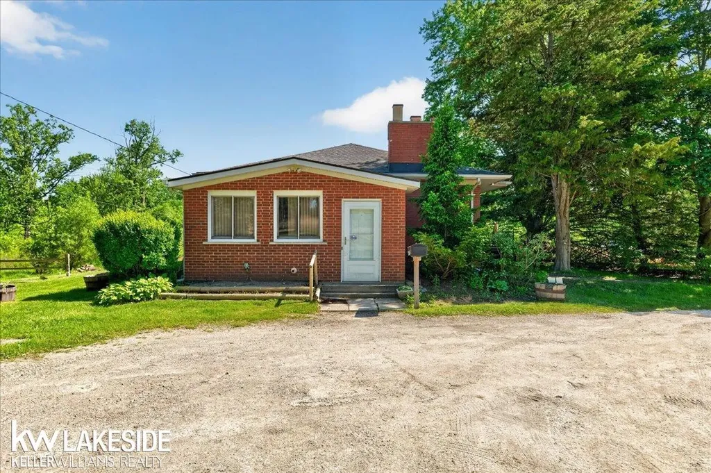 57890 North Avenue Ray Township MI 48096