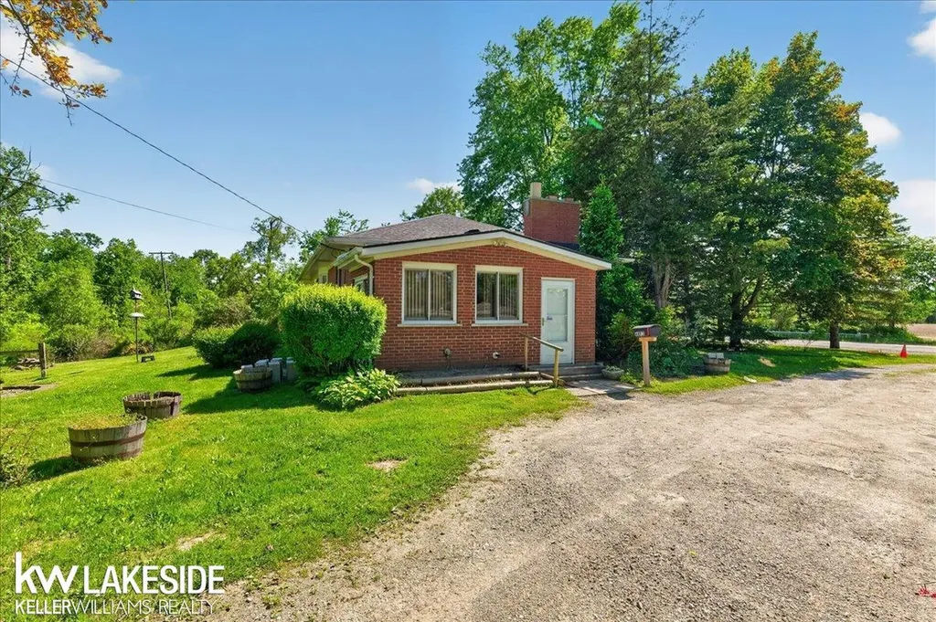 57890 North Avenue Ray Township MI 48096