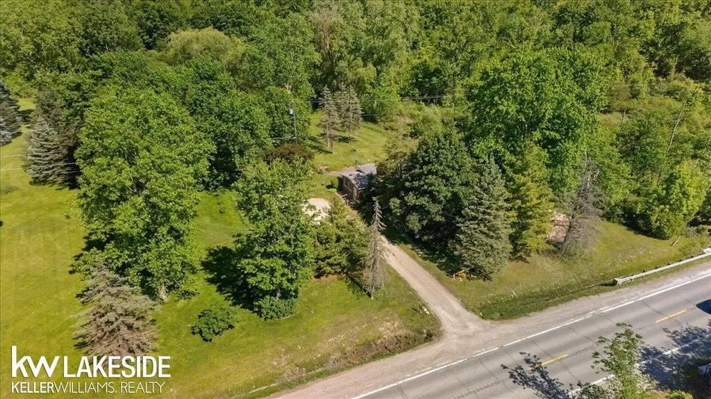 57890 North Avenue Ray Township MI 48096