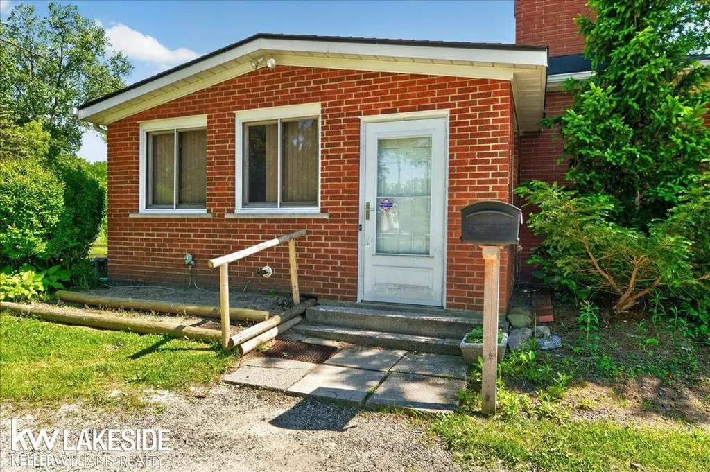 57890 North Avenue Ray Township MI 48096