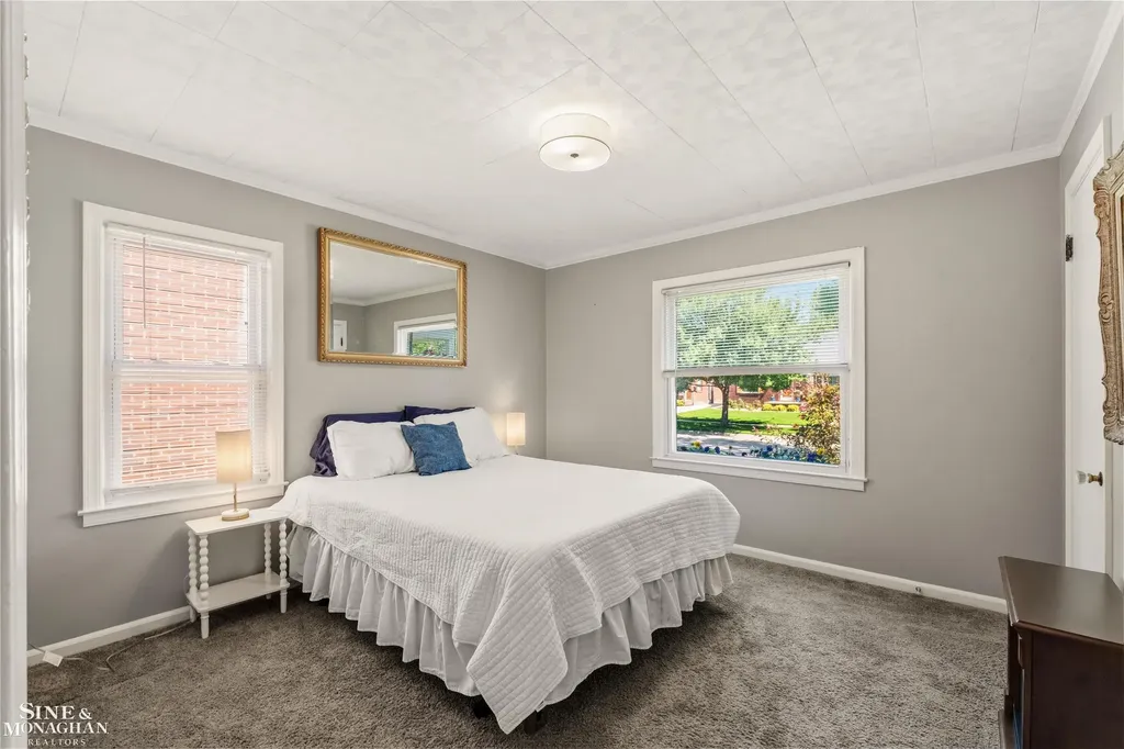 1229 Brys Drive Grosse Pointe Woods City MI 48236
