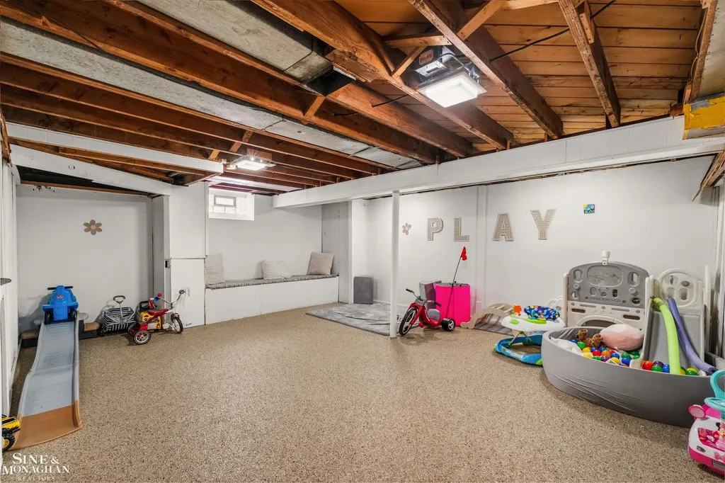 1229 Brys Drive Grosse Pointe Woods City MI 48236